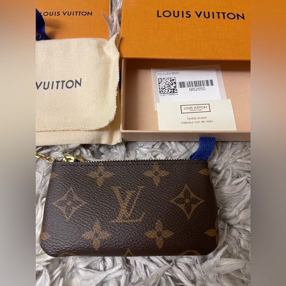 *** SOLD *** Louis Vuitton Key Pouch Monogram - Picture 4 of 13
